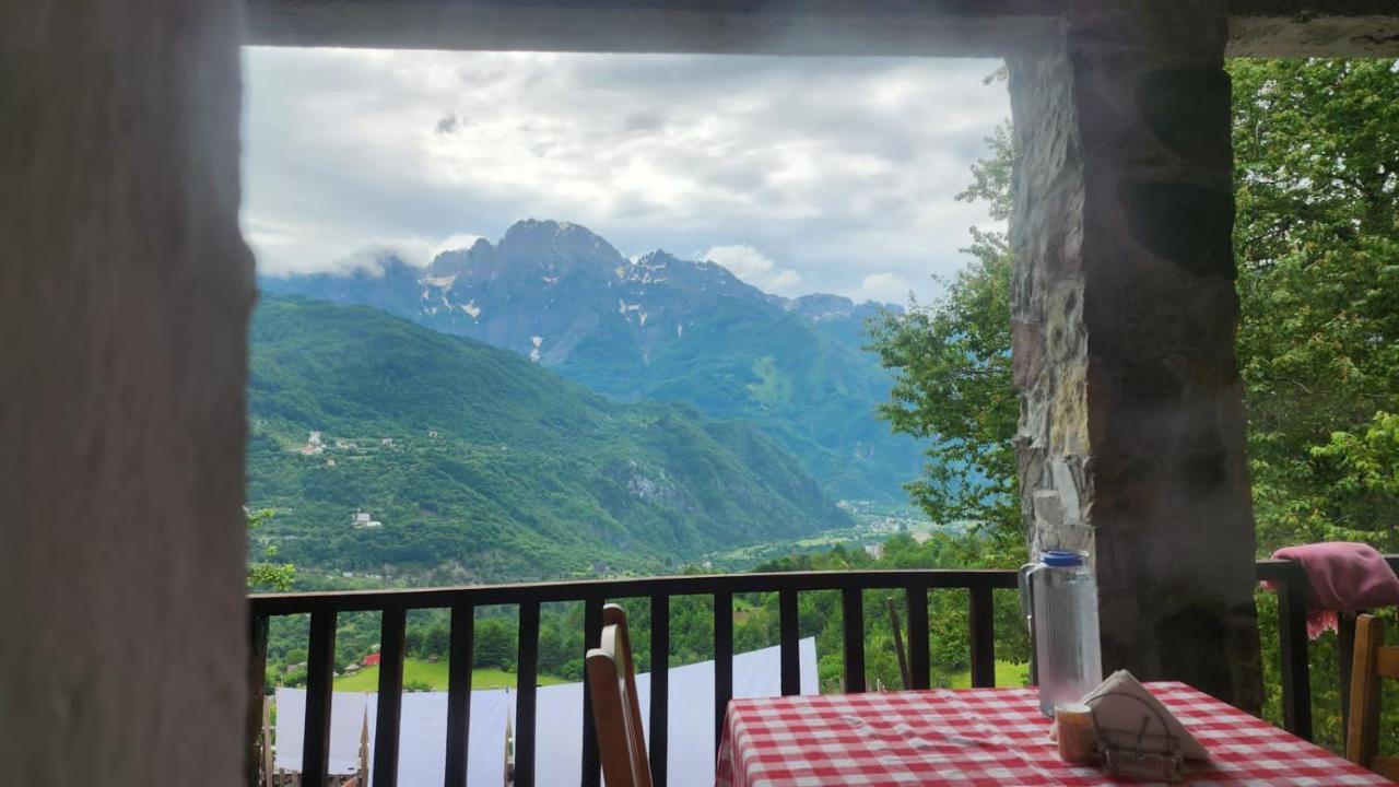 Bujtina Carku Hotel Theth Exterior photo