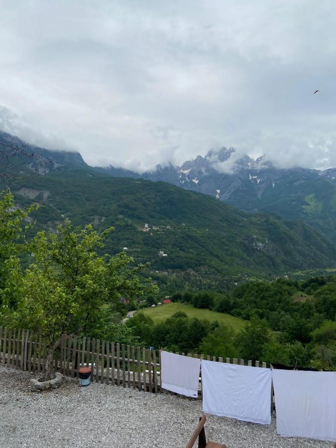 Bujtina Carku Hotel Theth Exterior photo