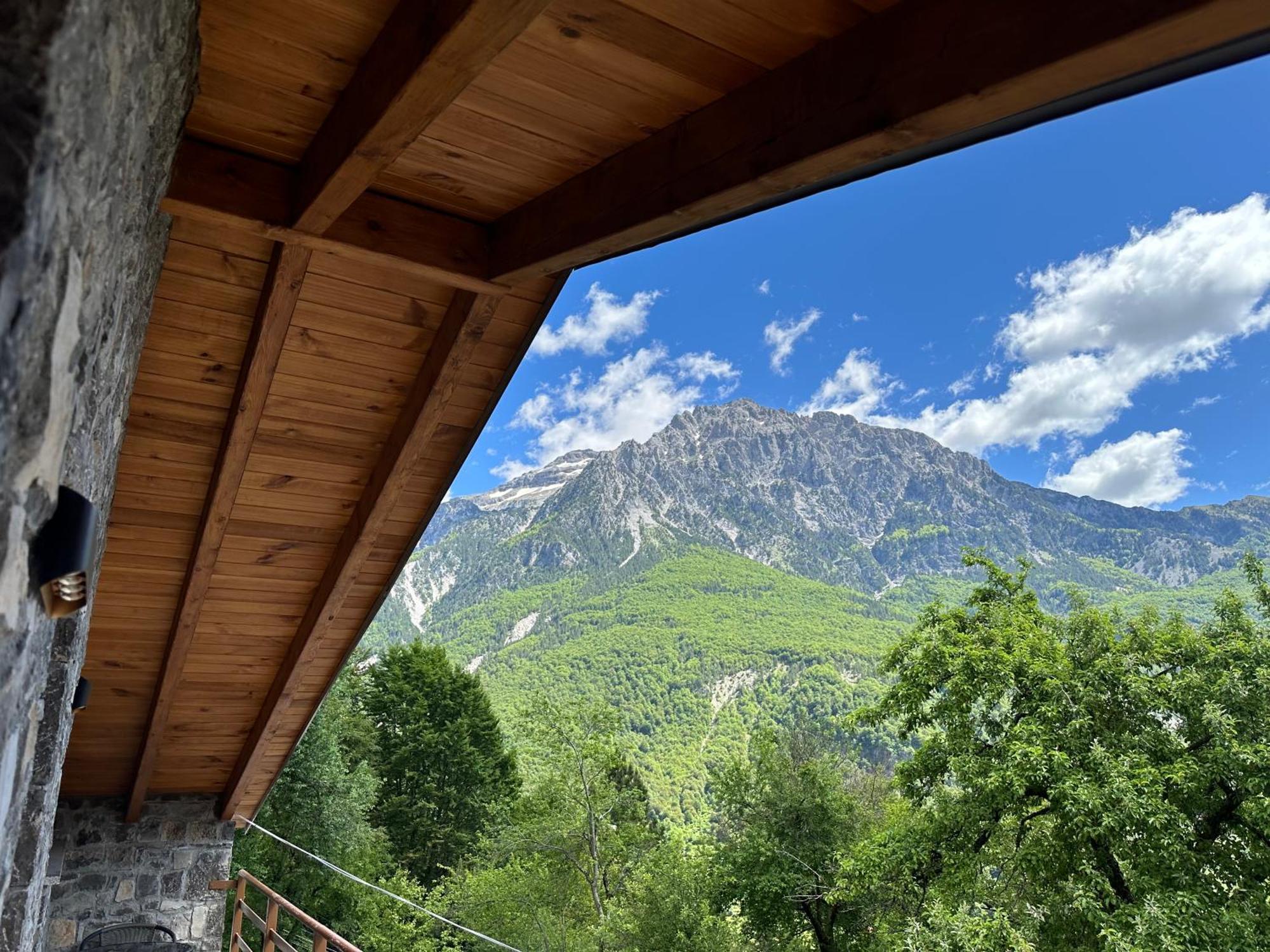 Bujtina Carku Hotel Theth Exterior photo