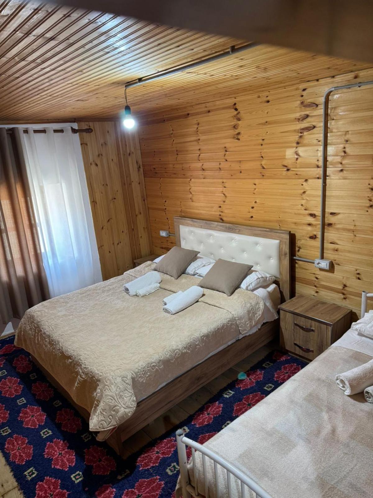 Bujtina Carku Hotel Theth Exterior photo